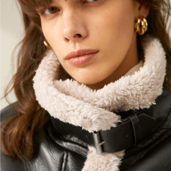 Sherpa lined leather jacket - Picture 7 of 12